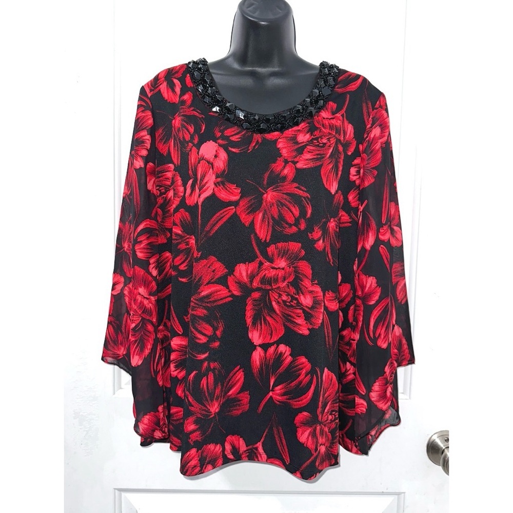 Roz & Ali women's top with a red and black floral pattern, 3/4 flared sleeves